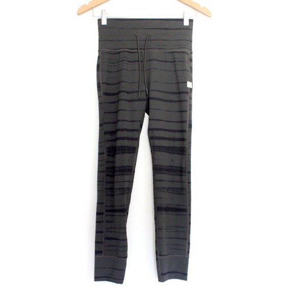 Vuori Pants - Vuori Daily Leggings Dark Oregano Shibori Stripe